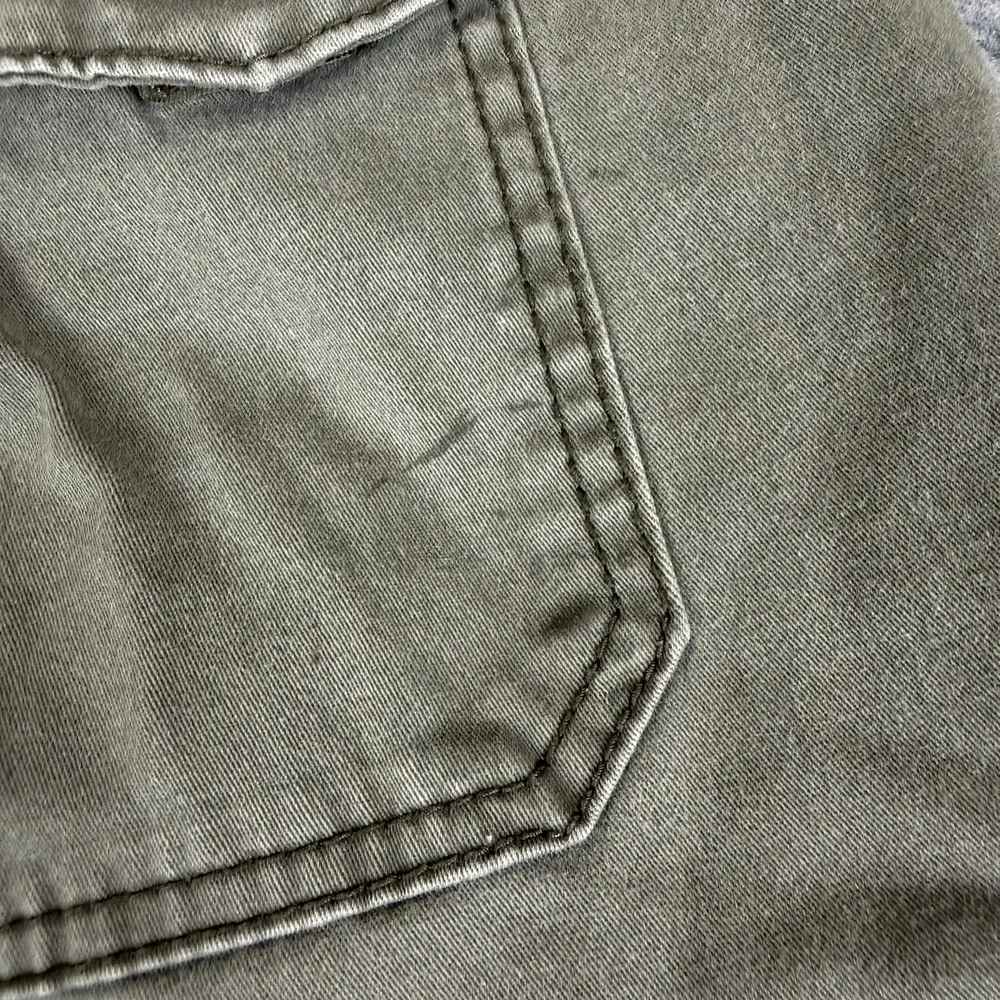 UNIONBAY Men's Cargo Shorts Size 34 Olive Green Stretch Cotton Twill Hiking Camp